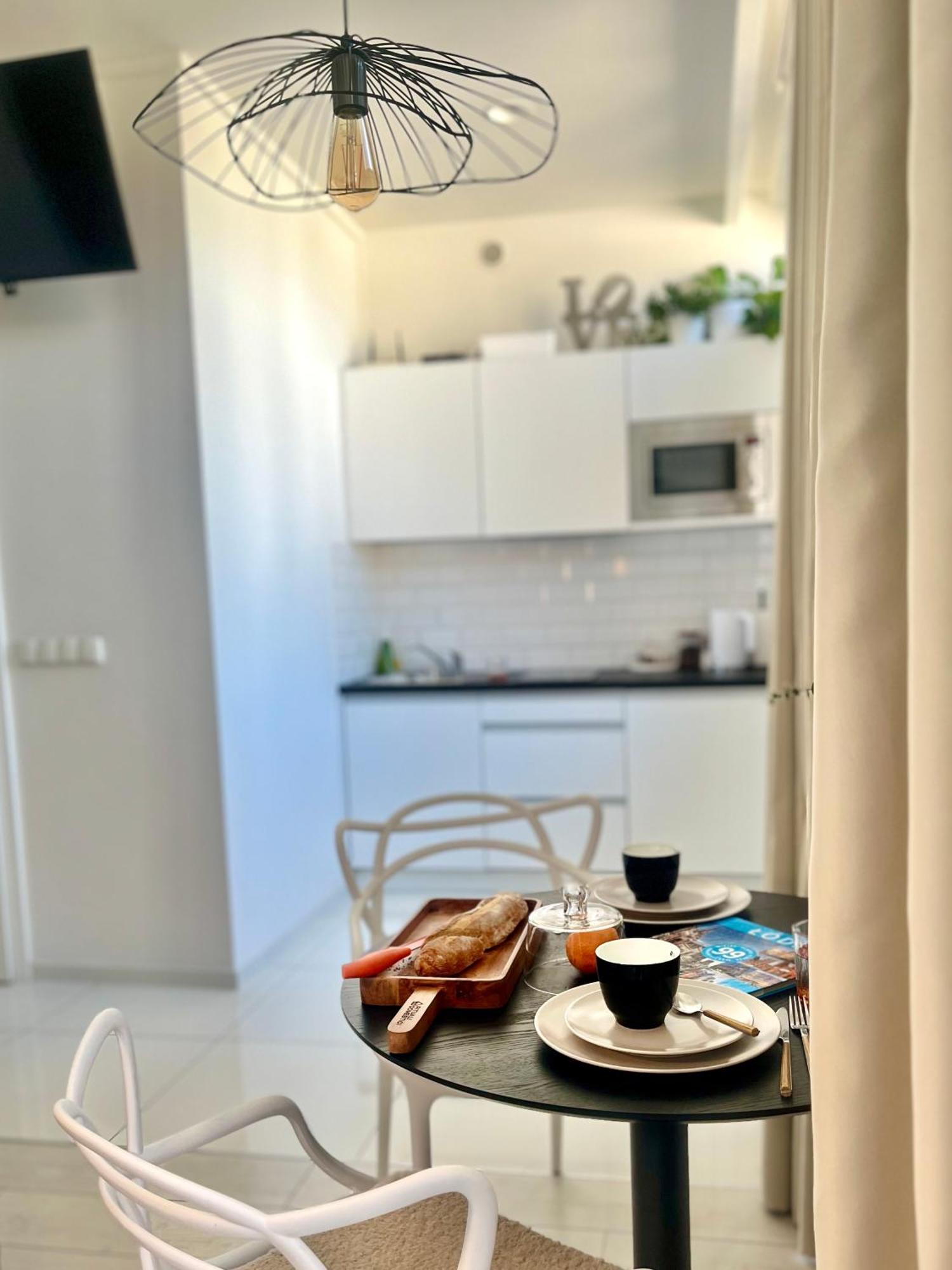 Apartament I Love Piotrkowska Z Wielkim Lustrem, Balkonem I Klimatyzacja Lódź Exterior foto